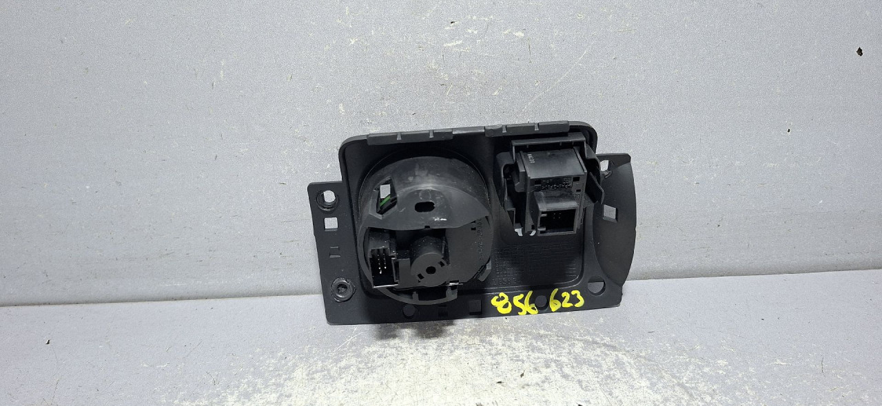 DIJELOVI PREKIDACI SVJETLA VW GOLF 6 > 08-12
