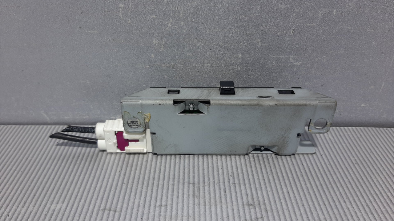 DIJELOVI ANTENA AUDI A4 (B8) > 07-11 8K9035225