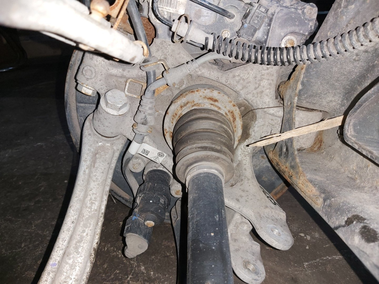 DIJELOVI GLAVCINA VW TOUAREG > 14-18