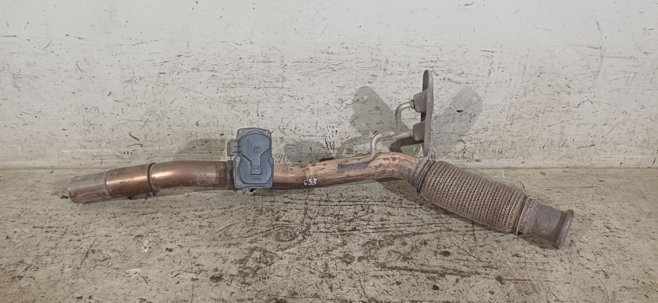 DIJELOVI FLEKSIBILNO CRIJEVO VW PASSAT B8 > 14-19