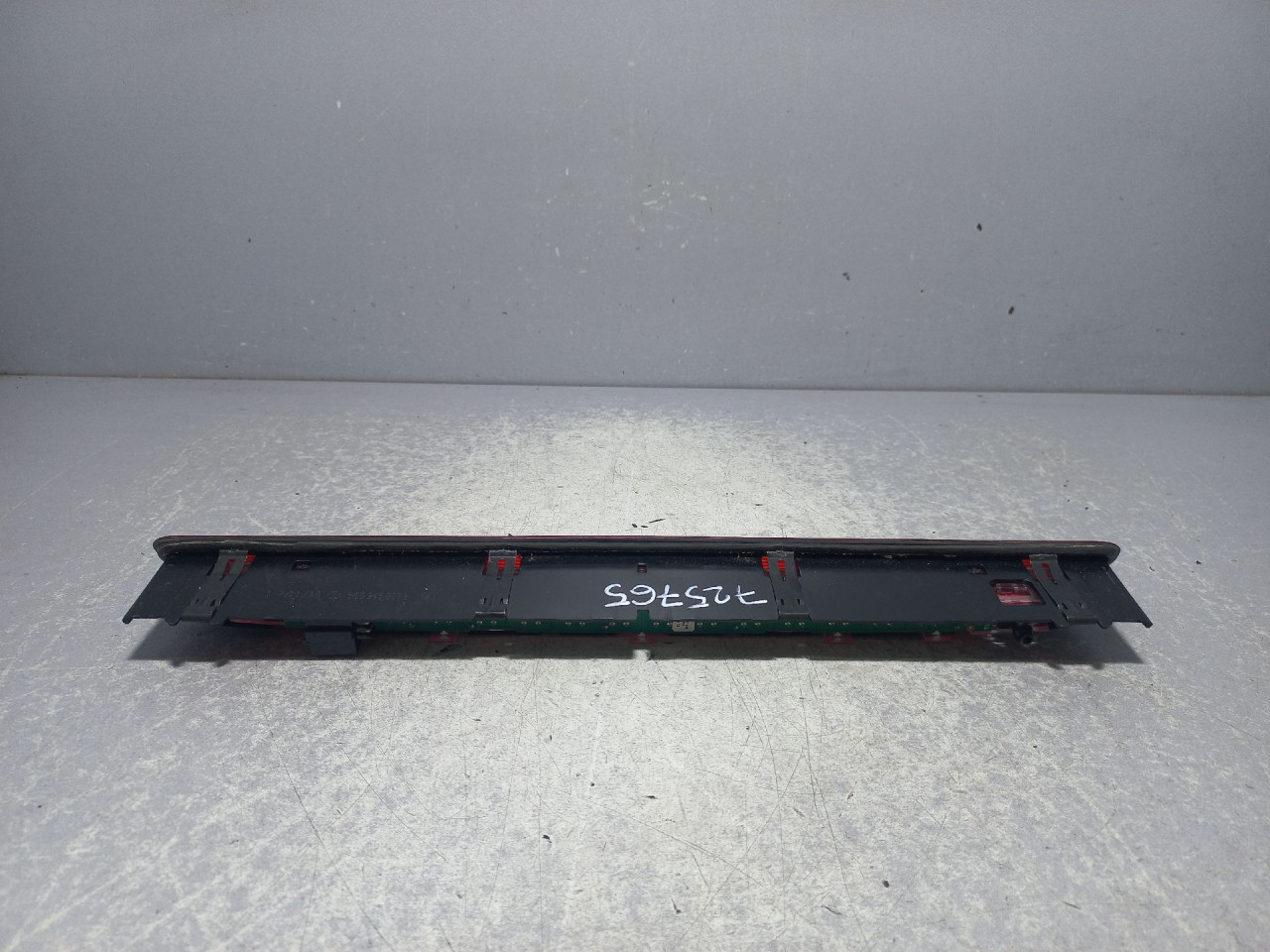 TRECE STOP SVJETLO VW GOLF 7 > 12-16 5G0945087B
