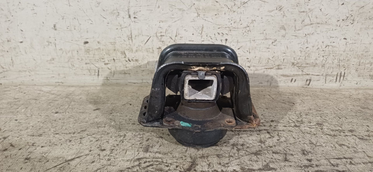 DIJELOVI NOSAC MOTORA CITROEN DS4 > 11-15 1.6 9636270080