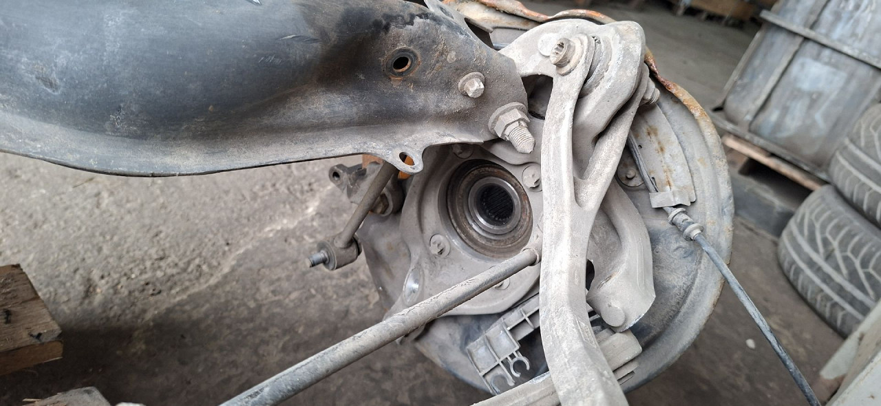 DIJELOVI GLAVCINA MERCEDES C KLASA (W204/S204) > 07-10
