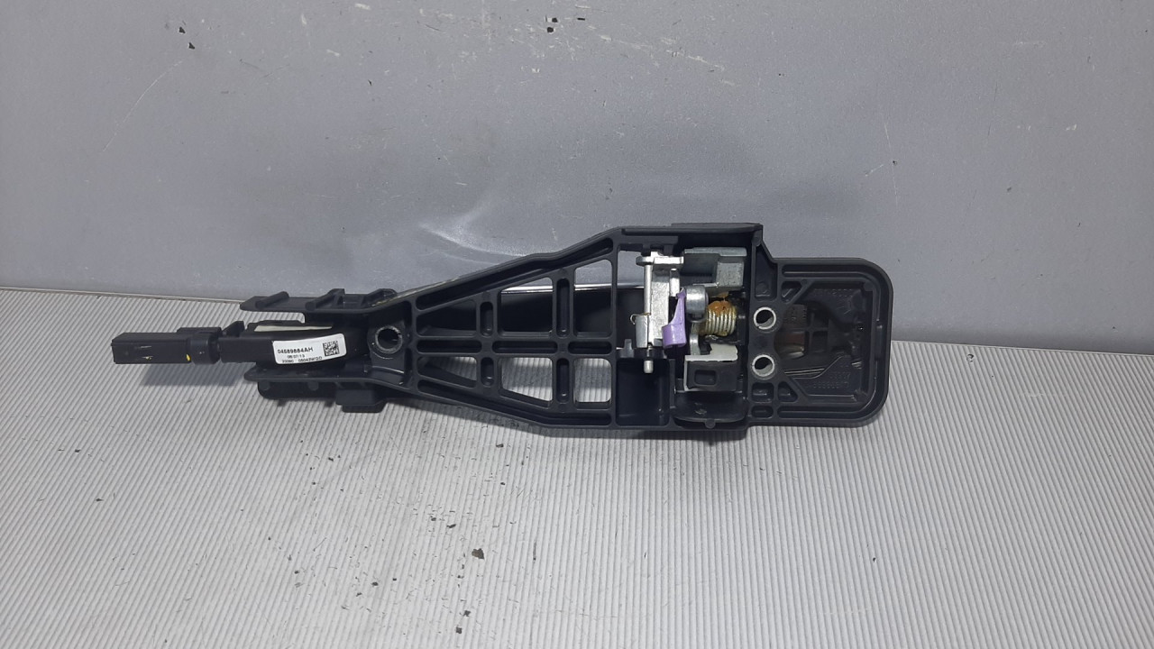 RUCKA VRATA JEEP GRAND CHEROKEE > 11-13 04589888AD