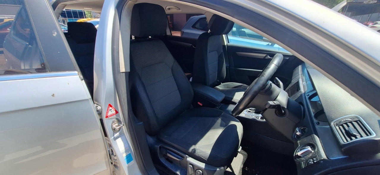 DIJELOVI VW PASSAT B7 2.0 TDI DIZEL 103KW MJENJAC MOTOR CFFB