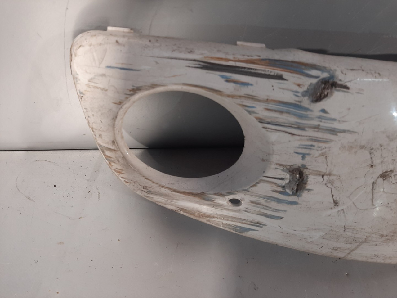 DIJELOVI PLASTIKA BRANIKA VW UP > 12-16 1S0853665B