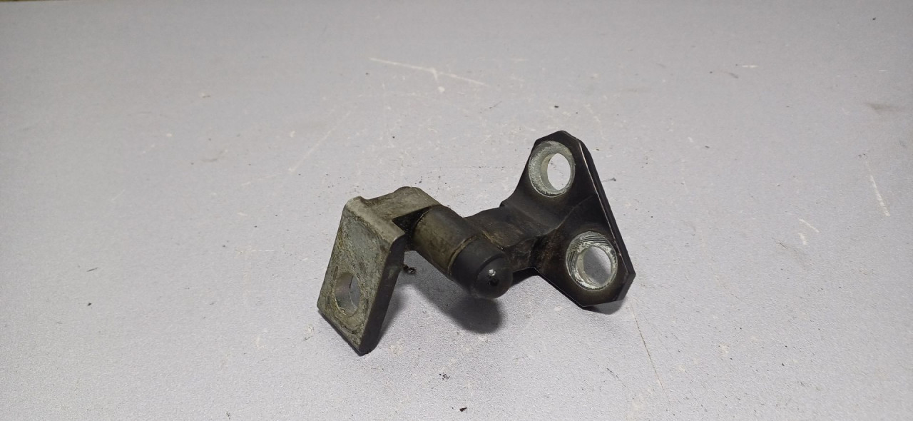 DIJELOVI BAGLAMA VW PASSAT B6 > 05-10 3C4833402D