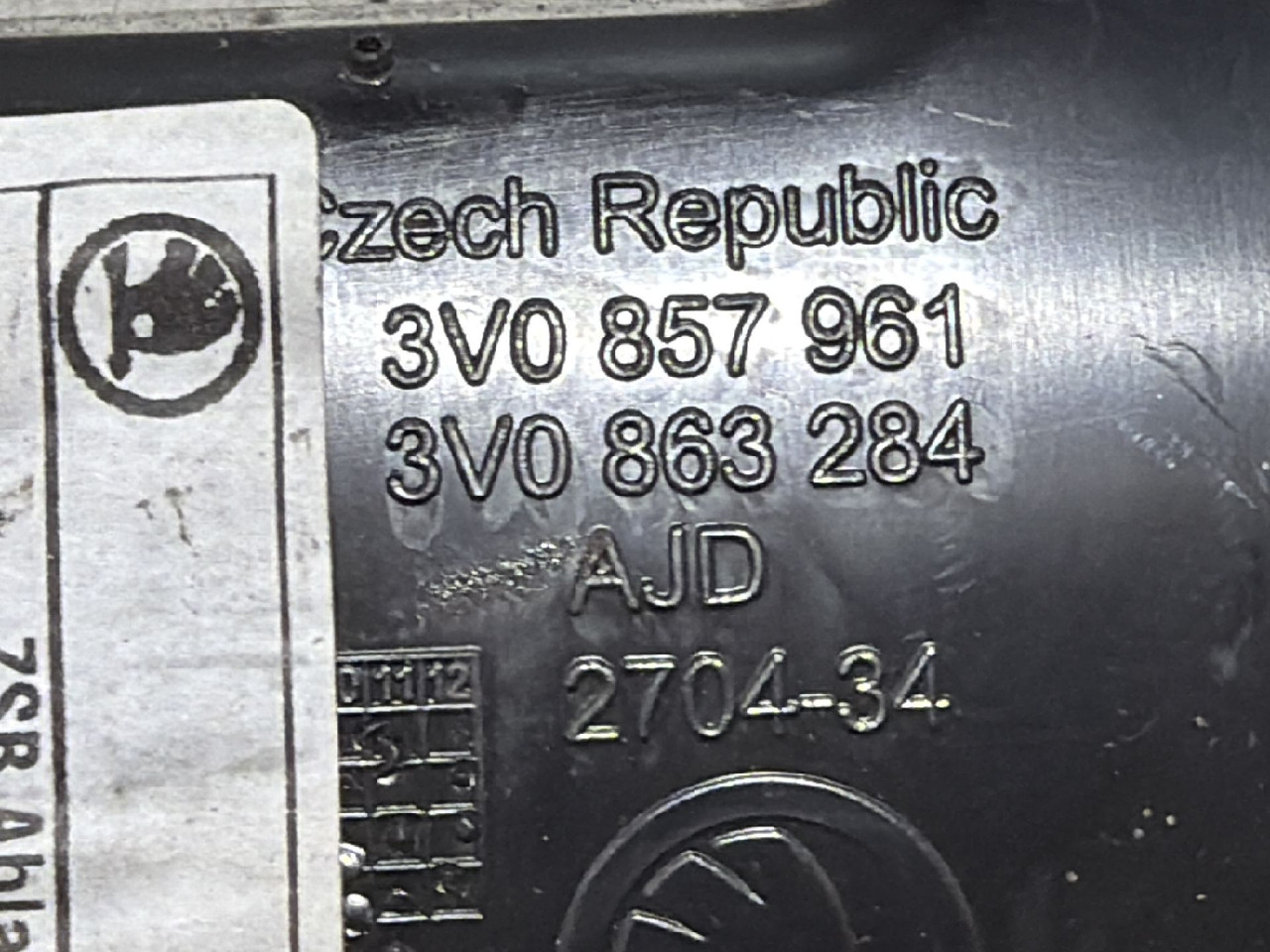 DIJELOVI PEPELJARA SKODA SUPERB > 19- 2.0 3V0857961