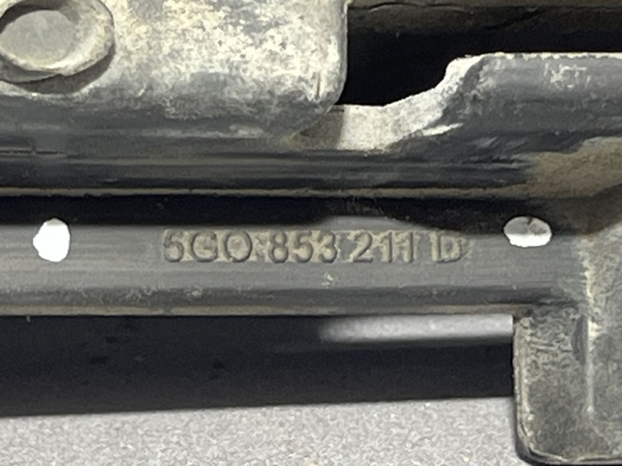 RESETKA BRANIKA VW GOLF 7 > 12-16 5G0853211