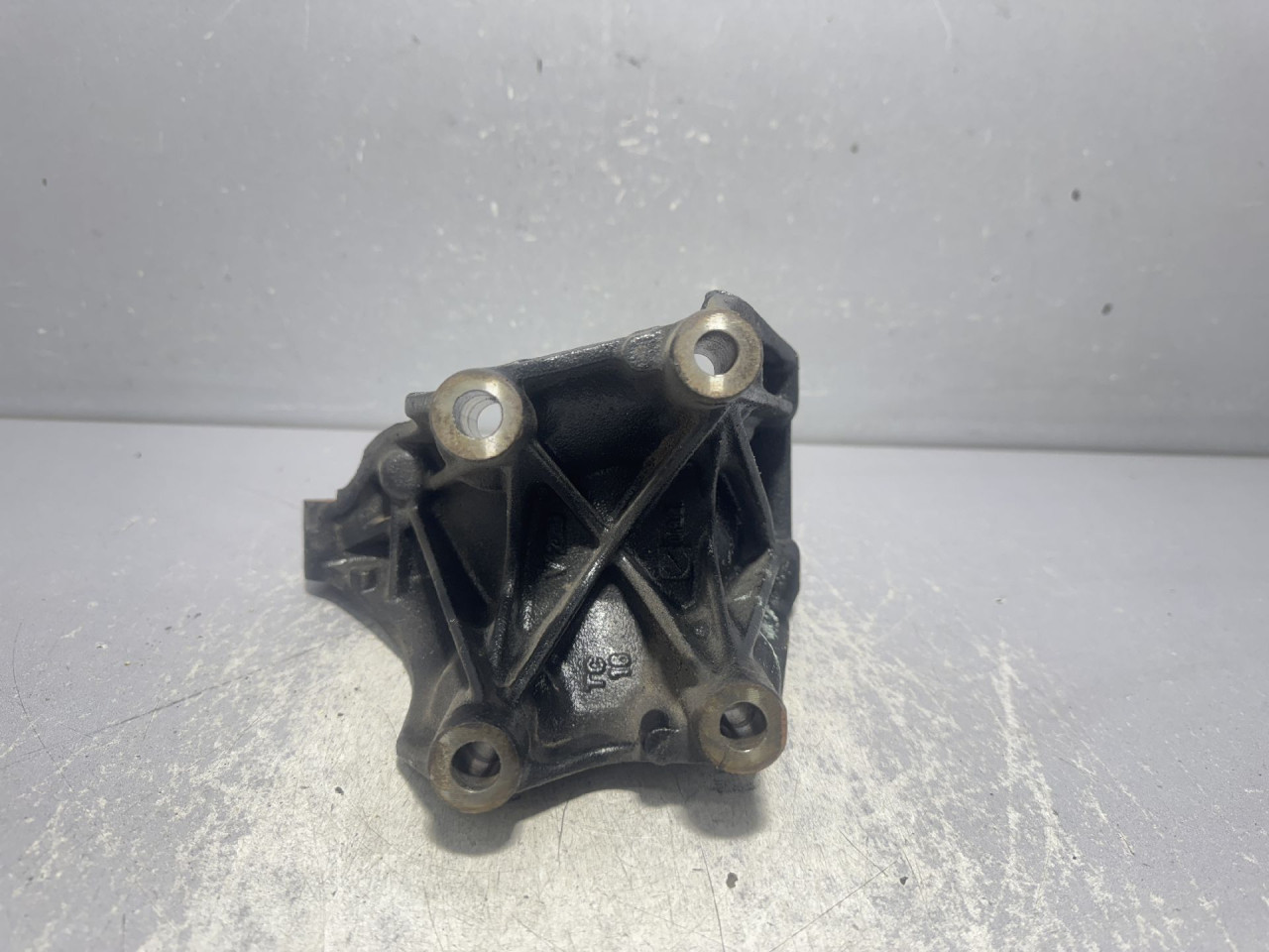 DIJELOVI NOSAC AUDI Q5 (FY) > 17 - 20  04L131159C