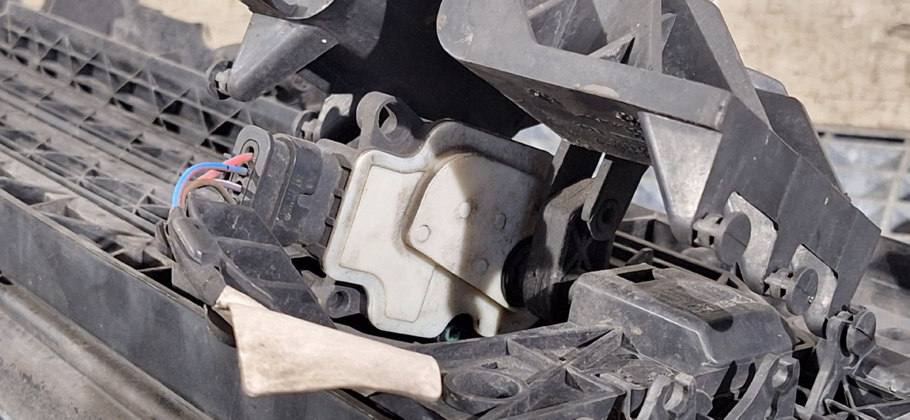 DIJELOVI MOTORIC KLAPNE AUDI A4 (B9) > 15-18