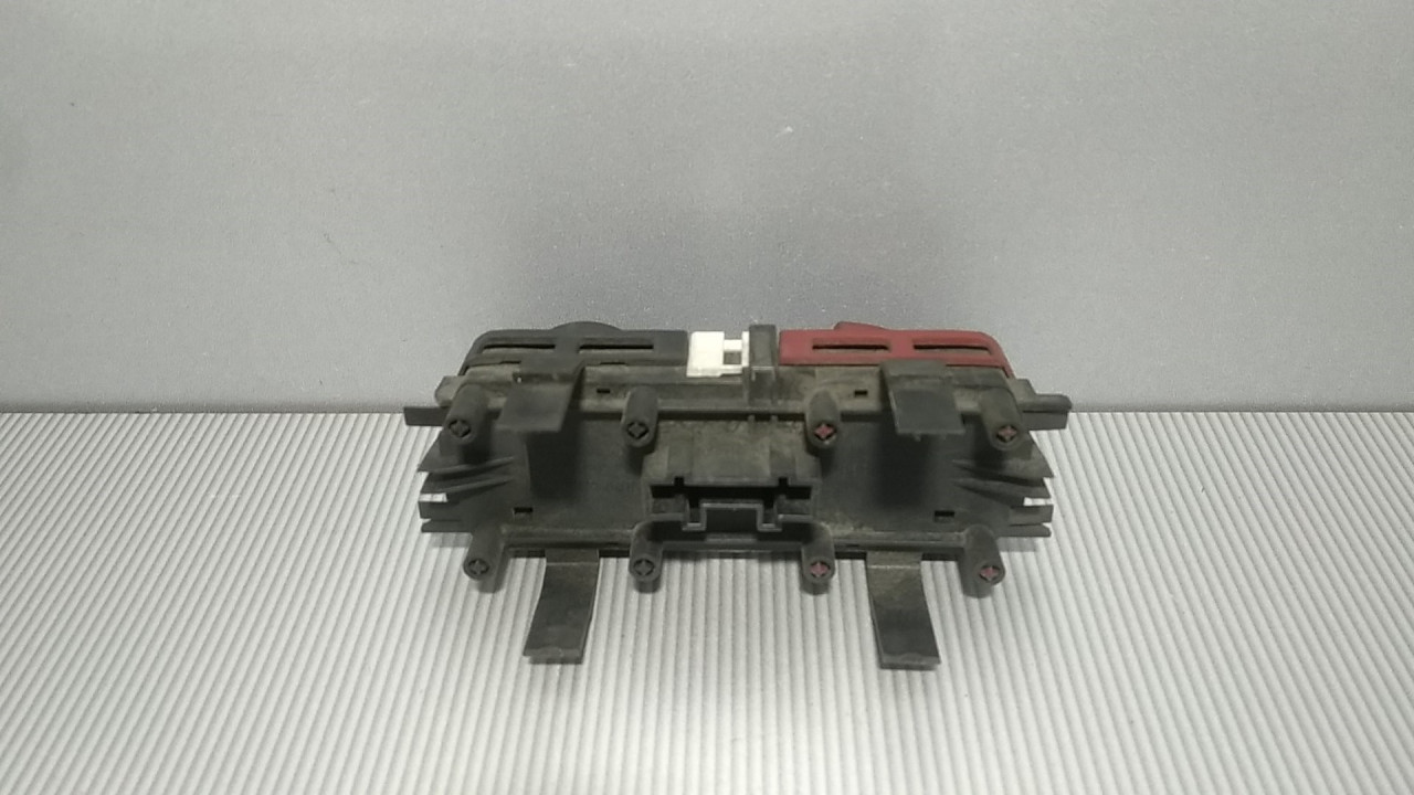 PREKIDAC RENAULT MEGANE > 02-05 8200095493