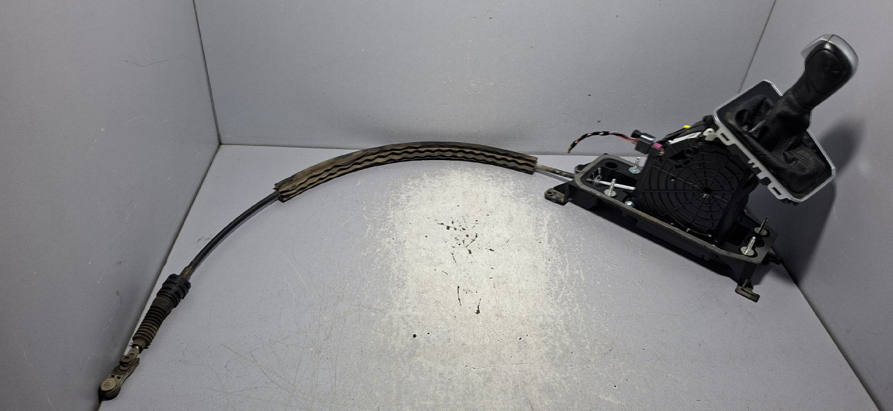 DIJELOVI SALTEBLA VW PASSAT B8 > 19 - 3Q2713023AF