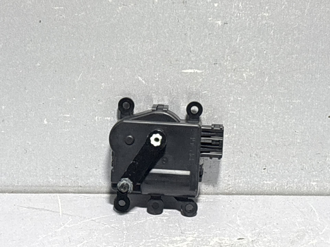 DIJELOVI MOTORIC KLAPNE MAZDA 6 > 16-18