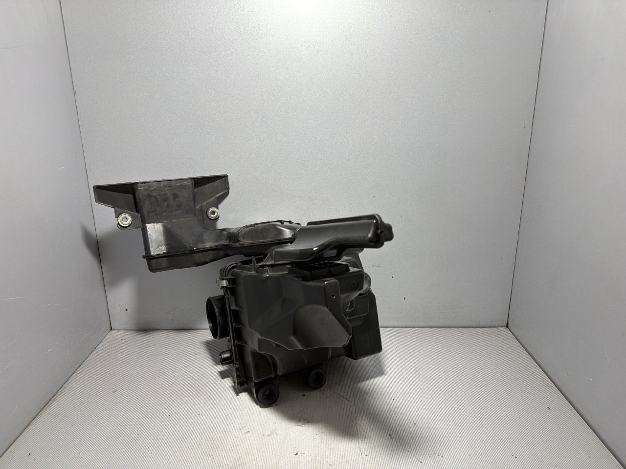 DIJELOVI KUCISTE FILTERA ZRAKA MAZDA CX5 > 12-15 2.2 SH01133AX