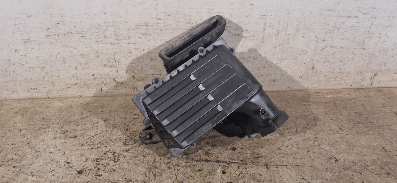 KUCISTE FILTERA ZRAKA AUDI A3 (8V1/8VA) > 12-16 5Q01298