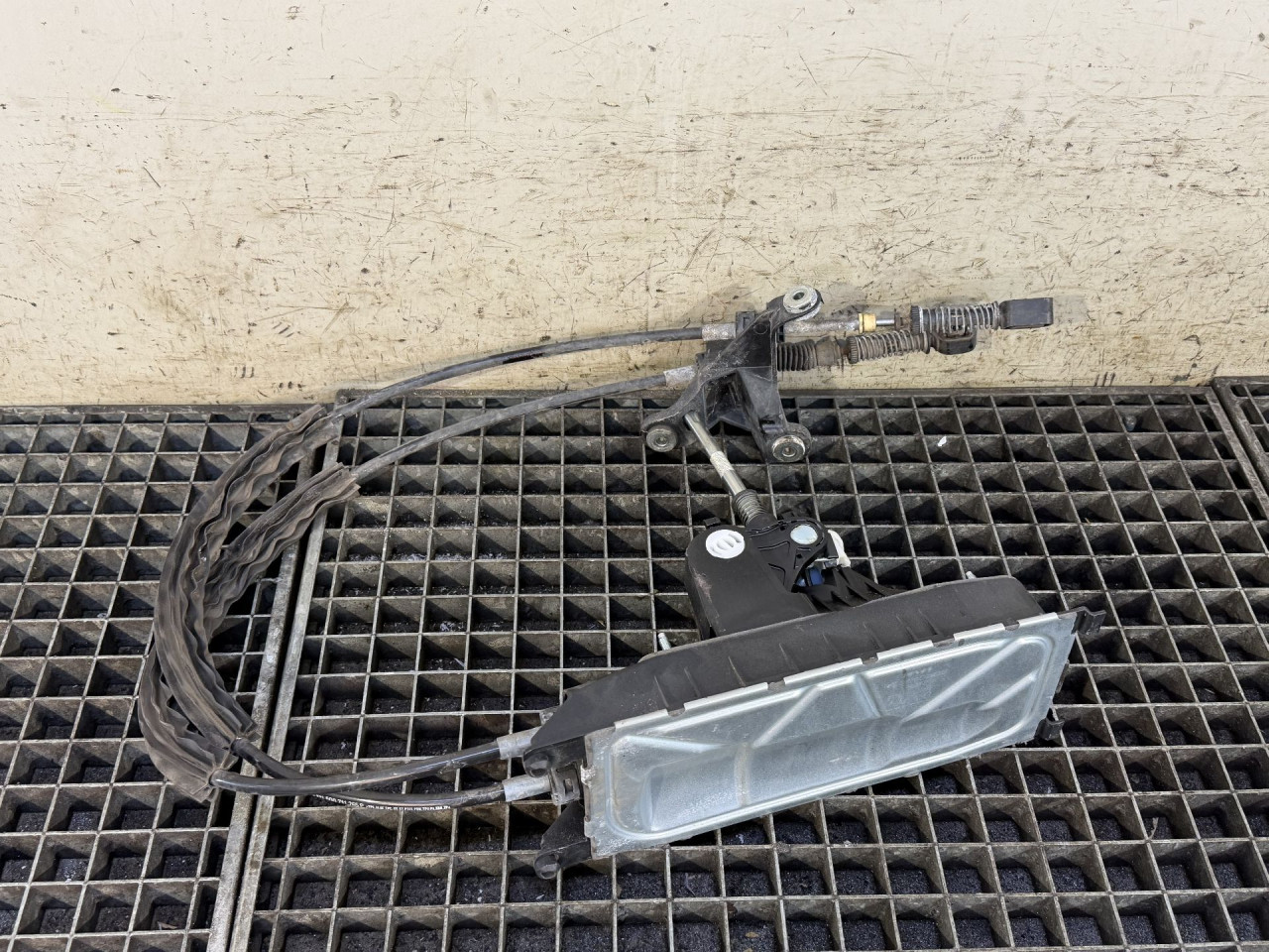 DIJELOVI SALTEBLA AUDI A3 (8V1/8VA) > 12-16 1.4 5Q0711061E