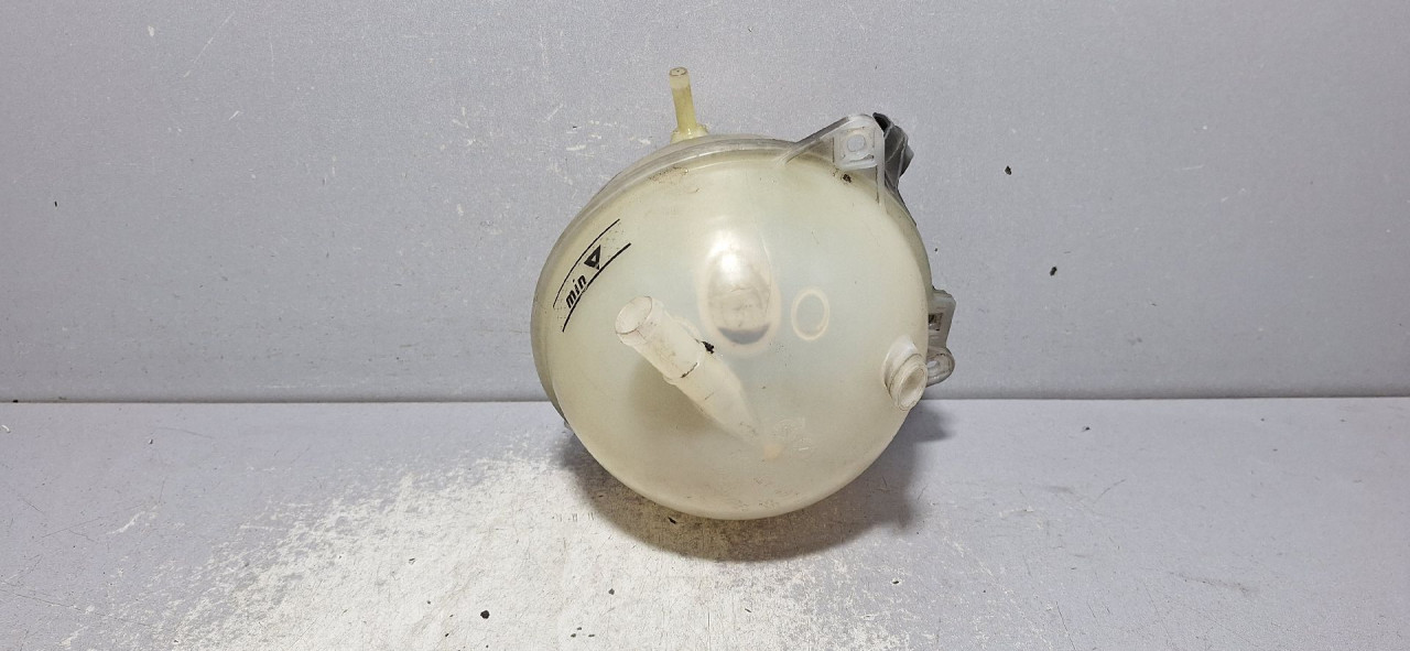 DIJELOVI BOCA VODE AUDI Q3 > 11-15 1K0121407A