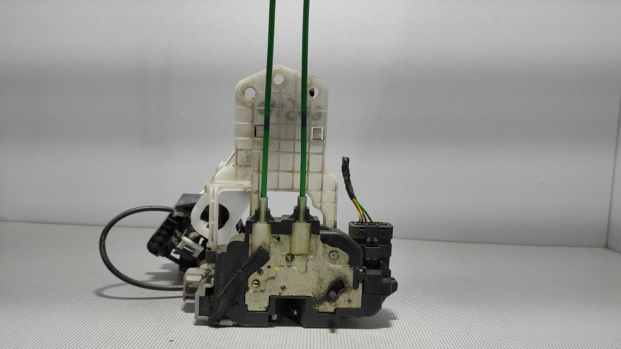 DIJELOVI BRAVA VRATA HYUNDAI I30 > 10-12 1.6 81410-2L000