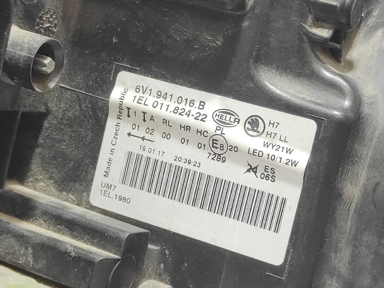 DIJELOVI FAR SKODA FABIA > 14- 6V1941016B