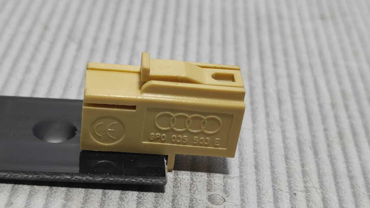 DIJELOVI ANTENA AUDI A4 (B8) > 07-11 8P0035503E