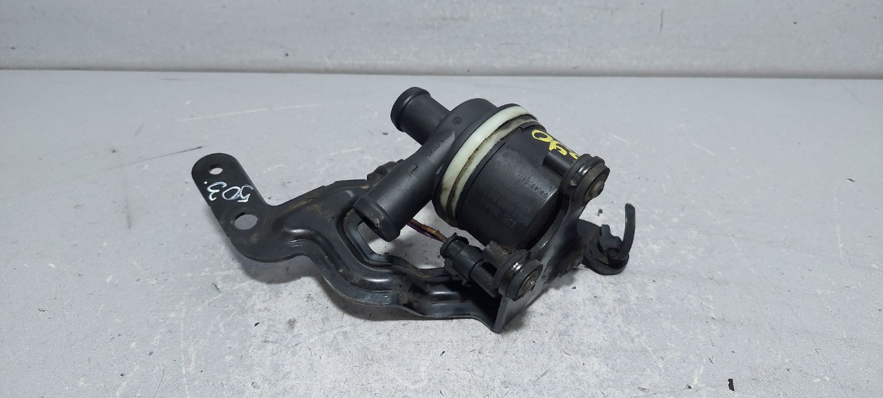 DIJELOVI POMOCNA PUMPA VODE SKODA FABIA > 10-14 1.6 6R0965561A