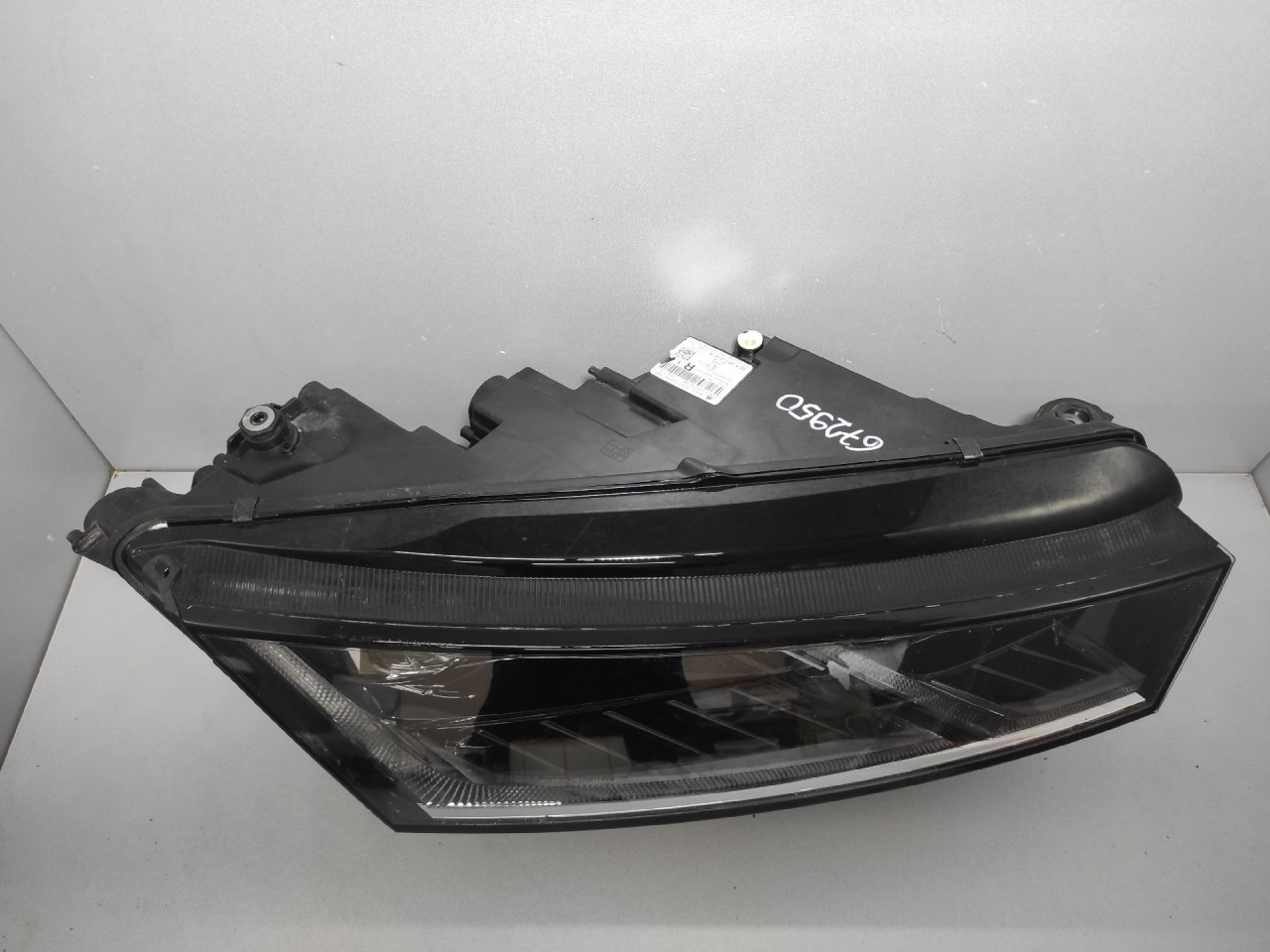 DIJELOVI FAR SKODA OCTAVIA > 19- 5E4941016A