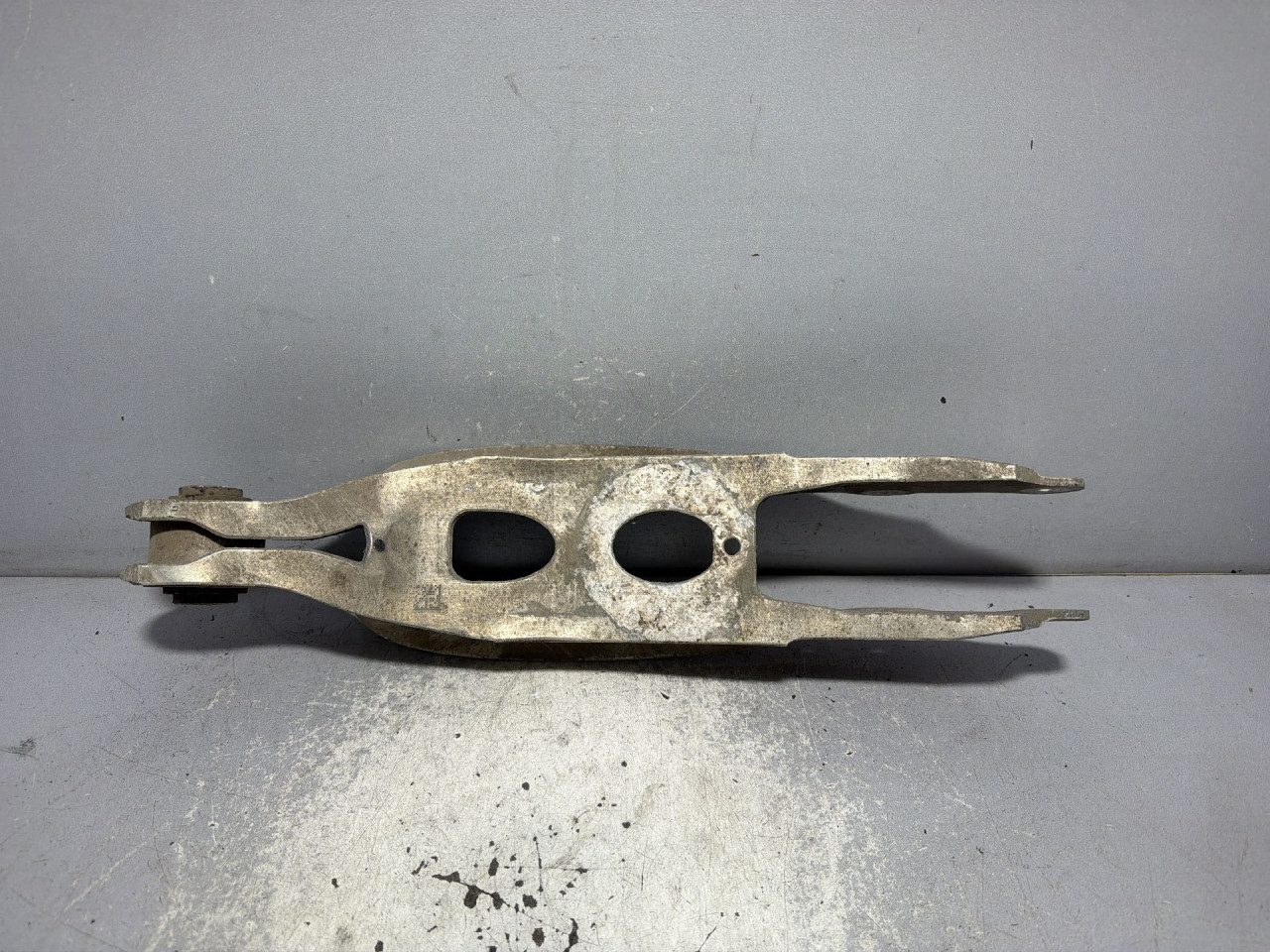 DIJELOVI LAFETA AUDI A4 (B9) > 15-18 8W0505311H