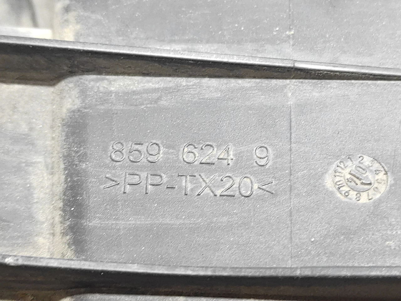 KUCISTE FILTERA ZRAKA BMW X3 (E83) > 04-07 8596249