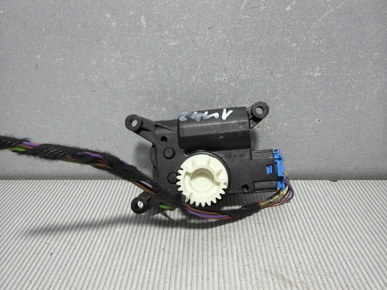 DIJELOVI MOTORIC KLAPNE VW GOLF 7 > 12-16 2.0 5Q0907511K