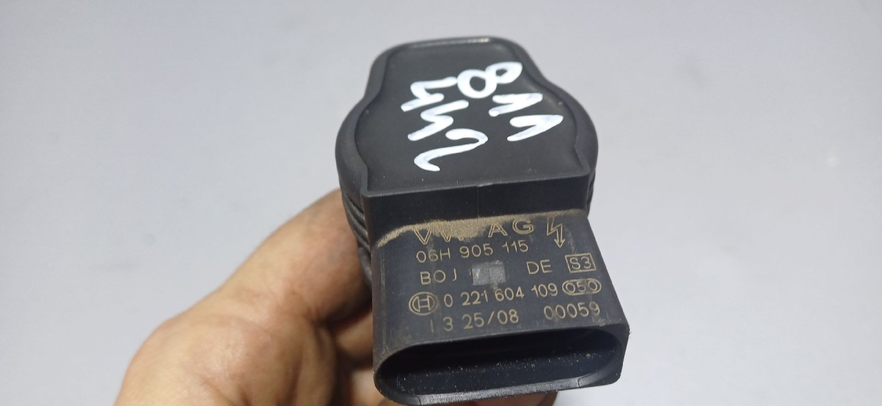 DIJELOVI BOMBINA AUDI A4 (B8) > 07-11 1.8 06H905115