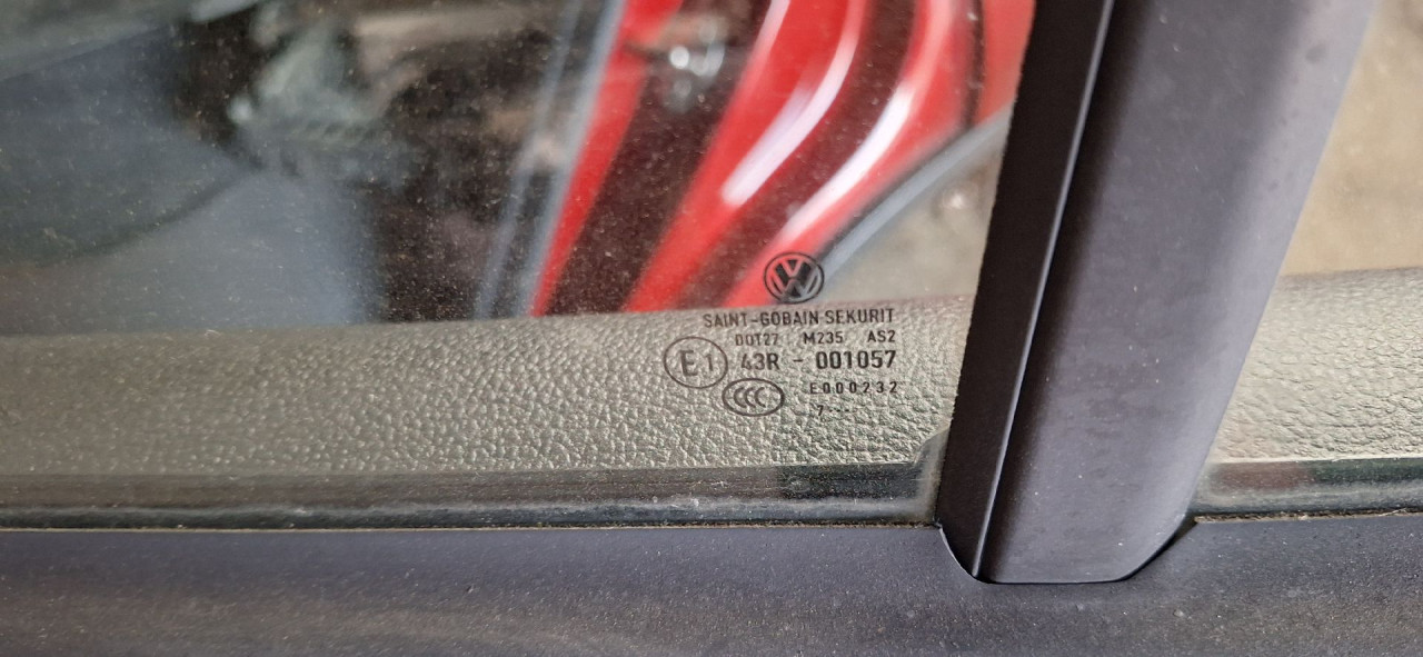 DIJELOVI STAKLO VW TIGUAN > 07-11 2.0
