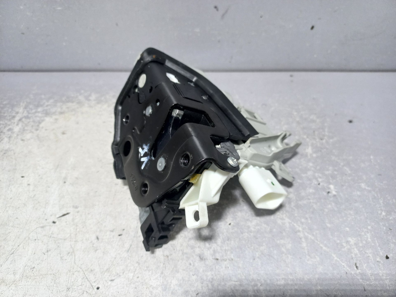 DIJELOVI BRAVA VRATA AUDI A6 4G > 11-14 8J1837015E