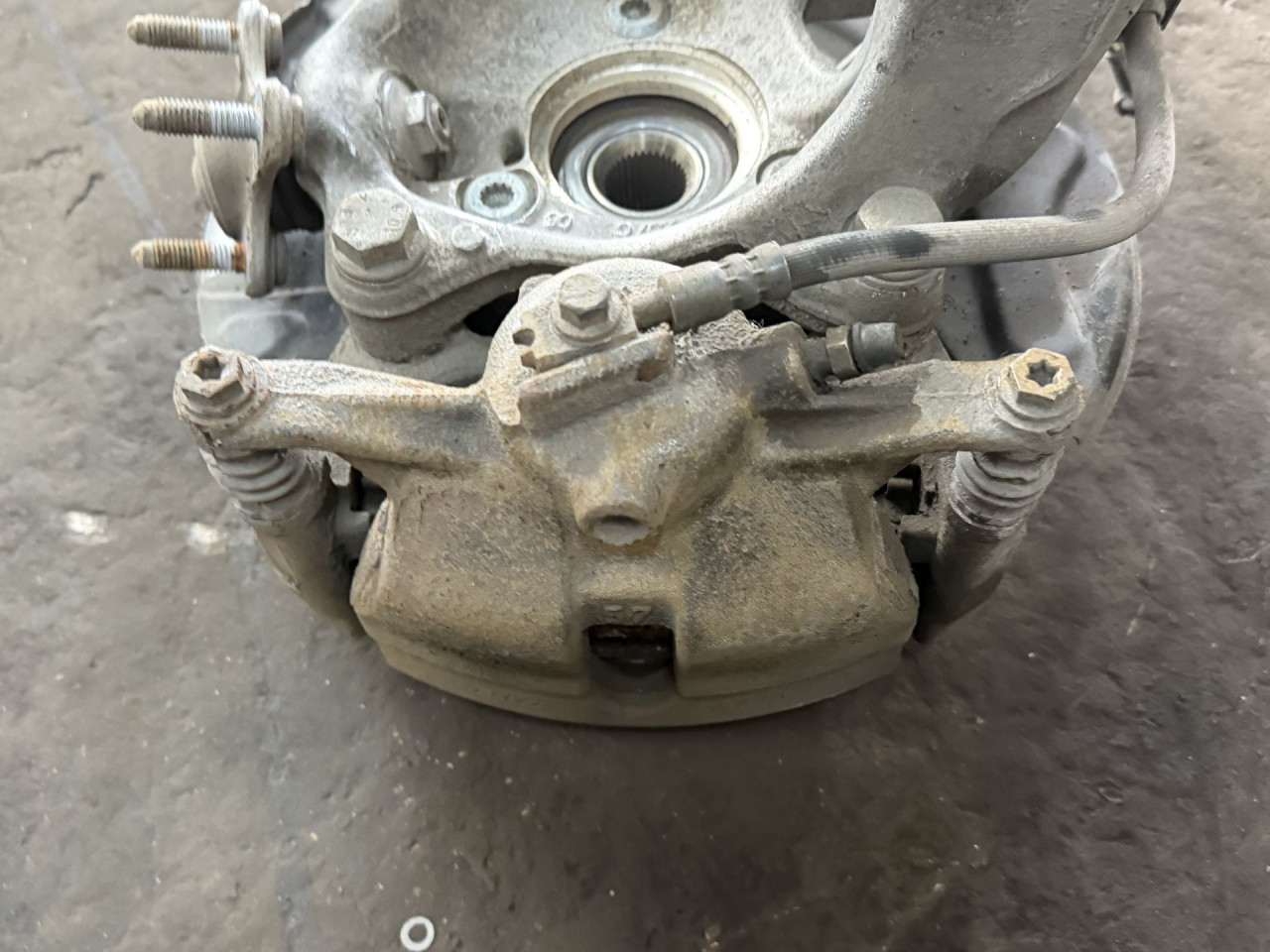 DIJELOVI KOCIONA KLJESTA SKODA SUPERB > 15-19 1.6 8V0615123D