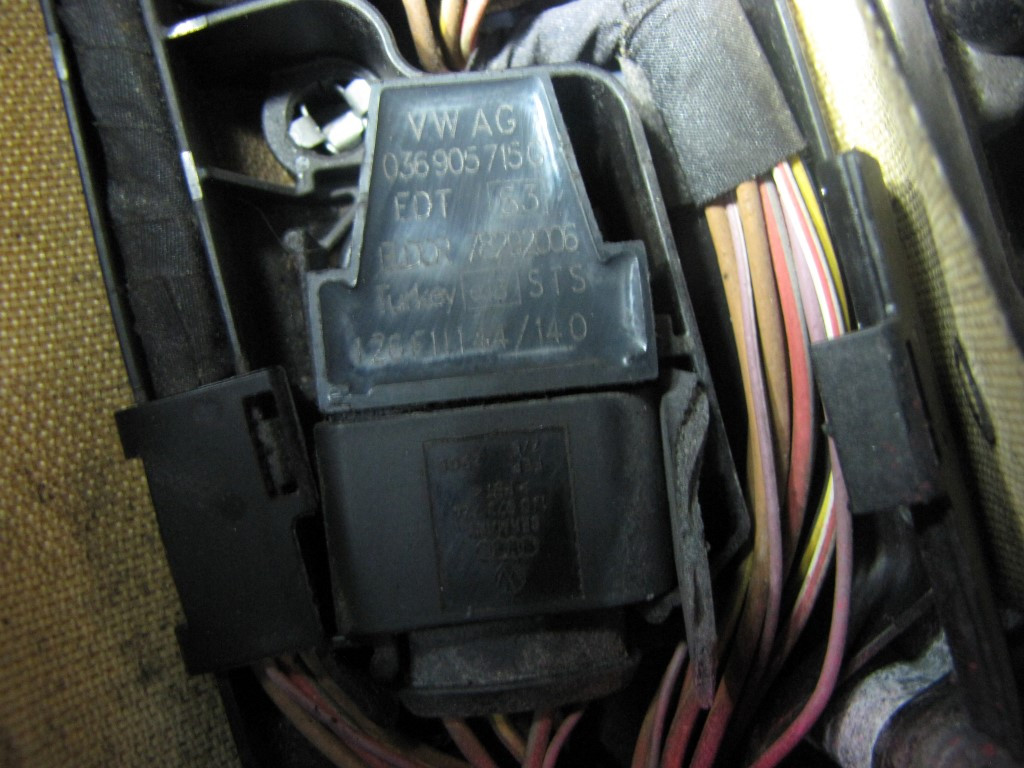 DIJELOVI BOMBINA VW TOURAN > 10-15 036905715G