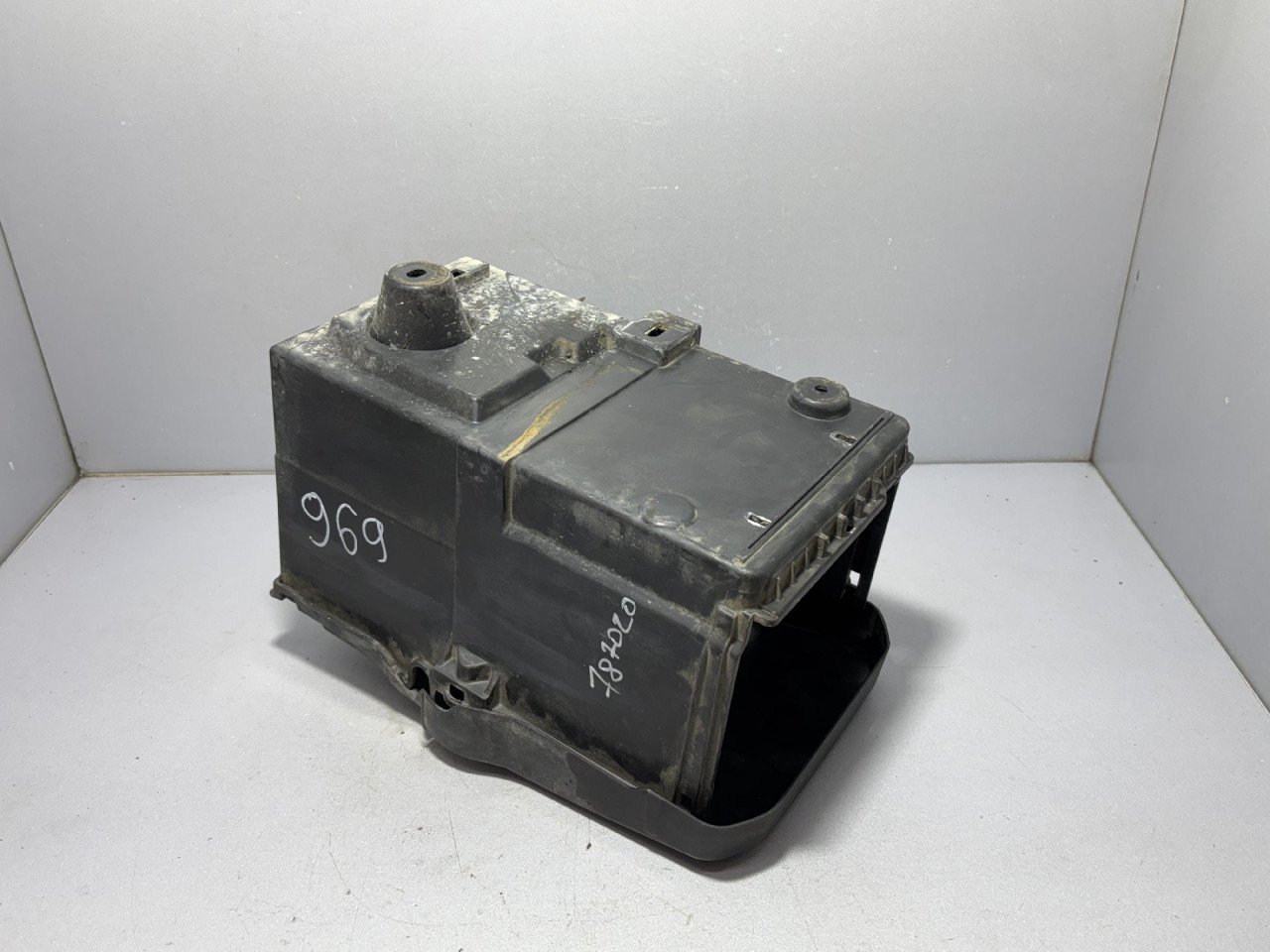 DIJELOVI NOSAC AKUMULATORA FORD FOCUS > 11-14 1.6 AM51-10723-AB