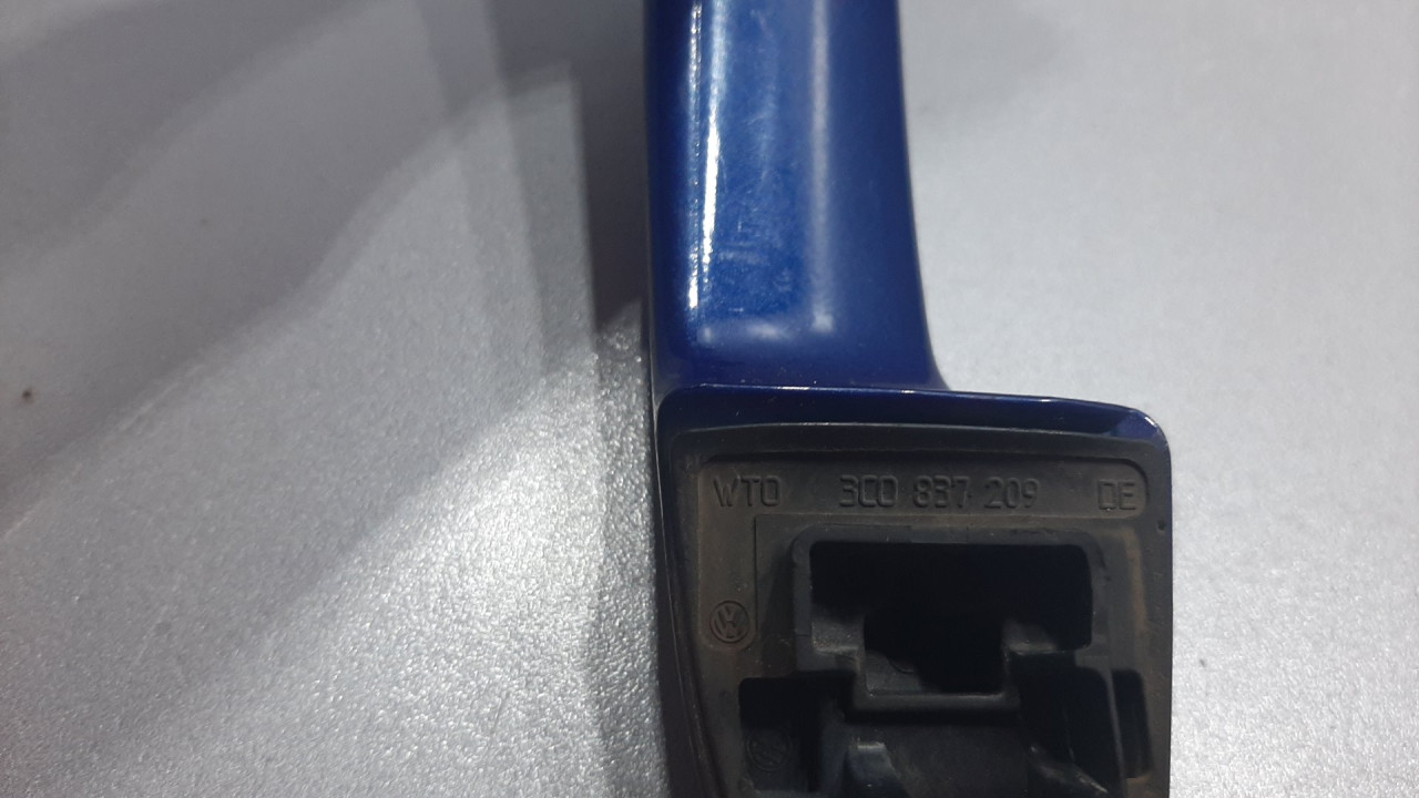 RUCKA VRATA VW PASSAT B7 > 10-14 3C0837209