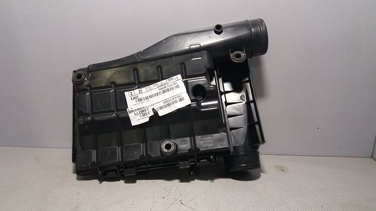 KUCISTE FILTERA ZRAKA VW GOLF 7 > 12-16 04E129611G