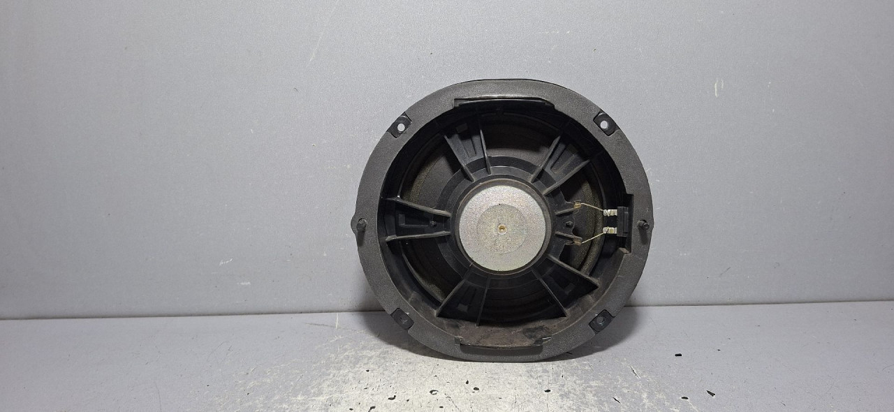 DIJELOVI ZVUCNIK AUDI A4 (B9) > 15-18 2.0 8W0035415A