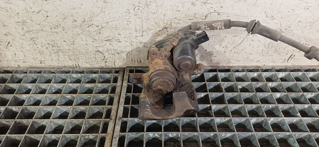 KOCIONA KLJESTA AUDI A5 (8T3/8F7) COUPE > 07-11 8K0615404B