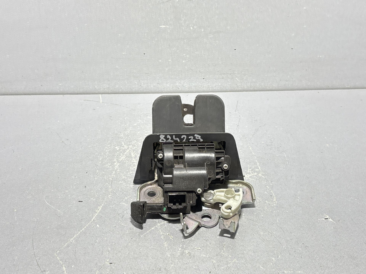 BRAVA GEPEKA AUDI A4 (B8) > 12-15 8R0827505