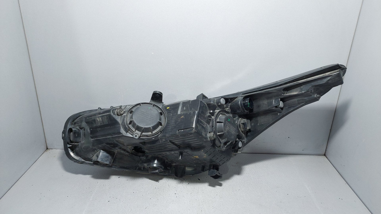 DIJELOVI FAR OSTECEN KIA CEED > 18- 92102A2XXX