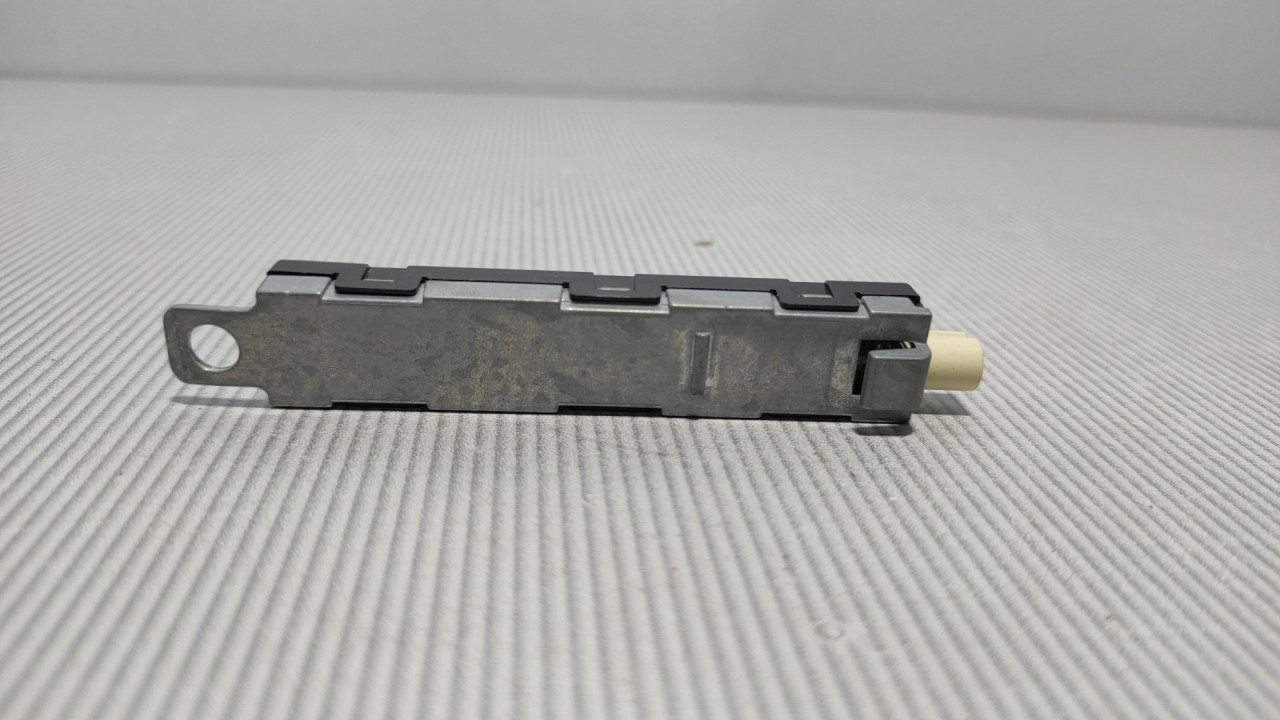 DIJELOVI ANTENA VW TIGUAN > 11-15 5N0035552K