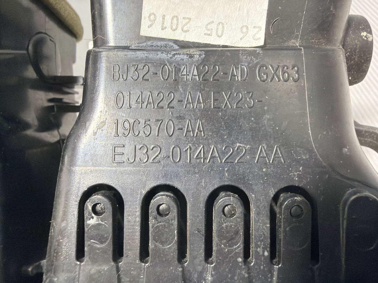 RESETKA VENTILACIJE JAGUAR XE (X760) > 15 -  EJ32014A22AA