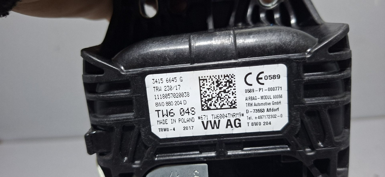 DIJELOVI AIRBAG SUVOZACA AUDI A4 (B9) > 15-18 2.0 8W0880204D