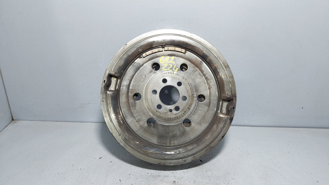 DIJELOVI ZAMAJAC SKODA FABIA > 14- 04B105266C