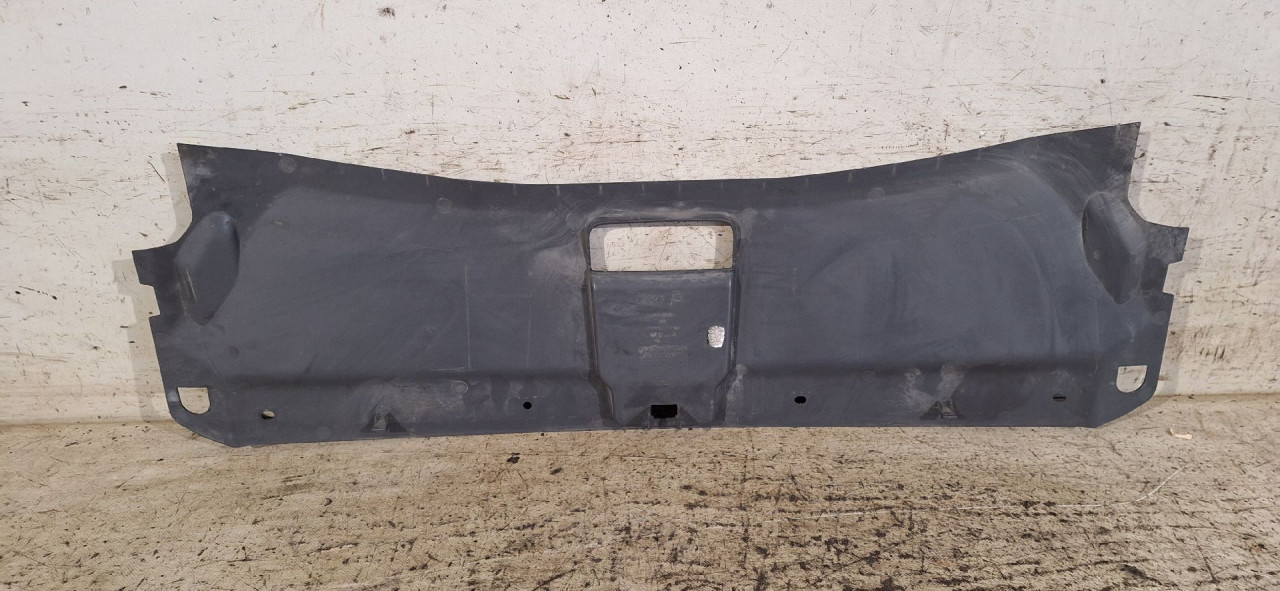 DIJELOVI PLASTIKA AUDI Q3 > 11-15 8U0807081B