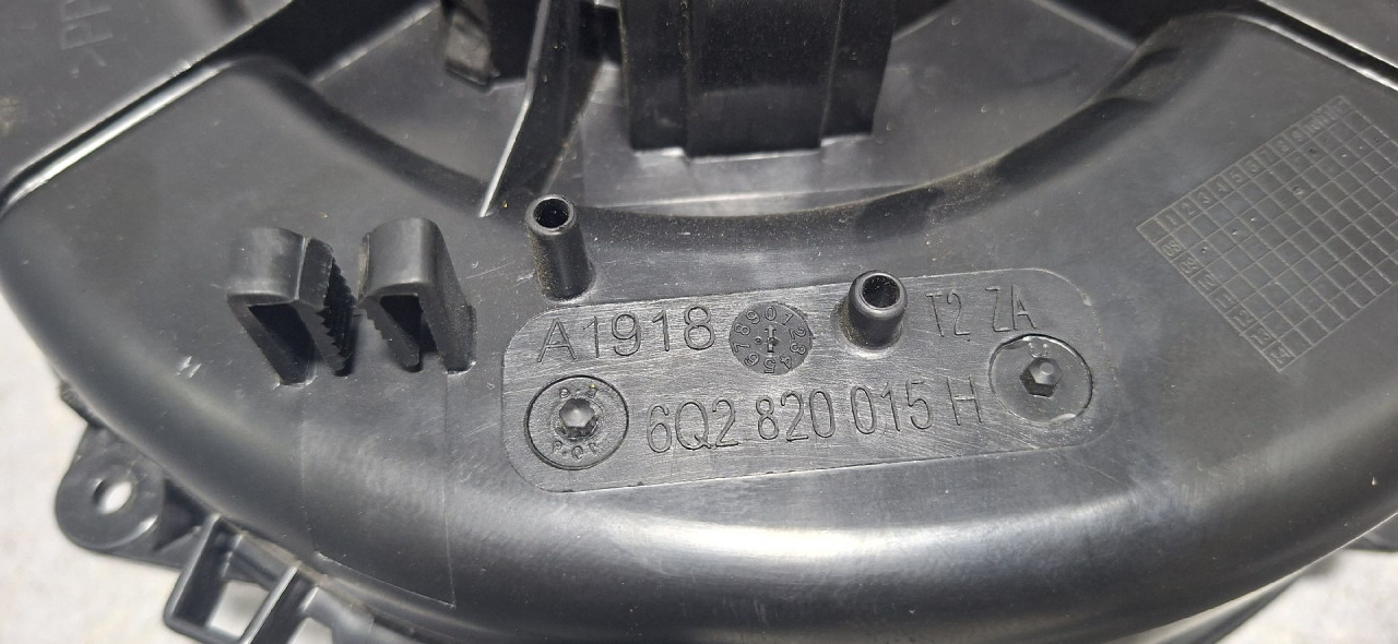 DIJELOVI VENTILATOR KABINE VW POLO > 09-14 1.6 6Q2820015H