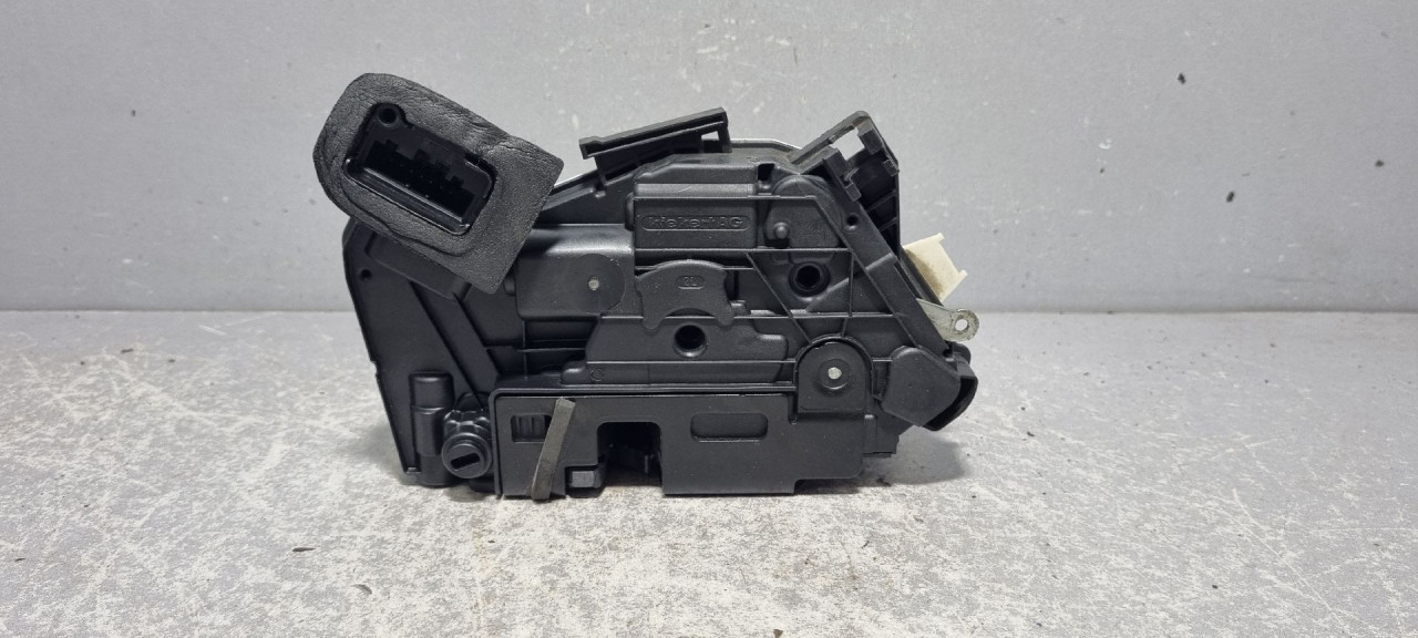 DIJELOVI BRAVA VRATA VW GOLF 7 > 12-16 5K4839015Q