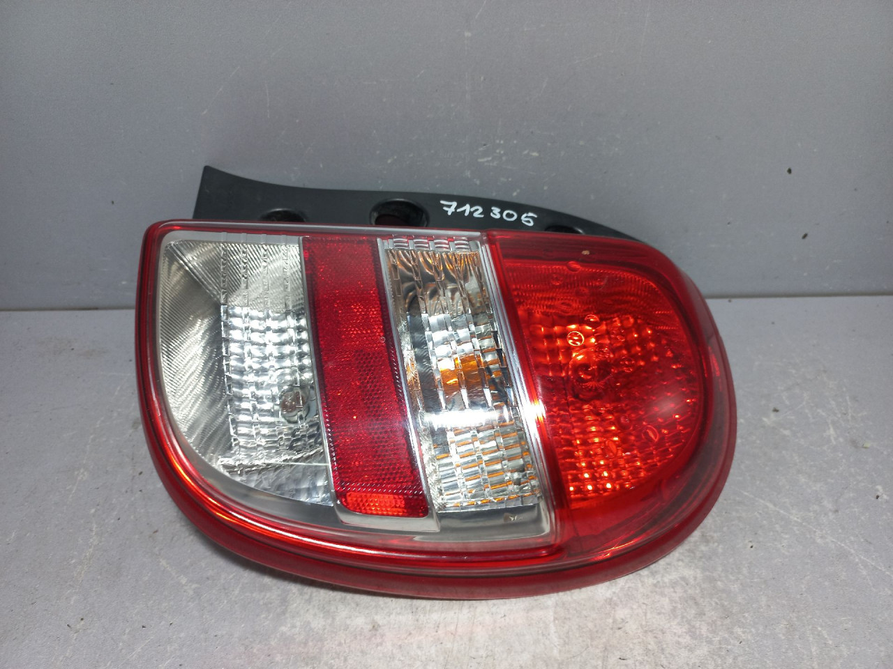 STOP SVJETLO NISSAN MICRA > 10-13 265501HA0B